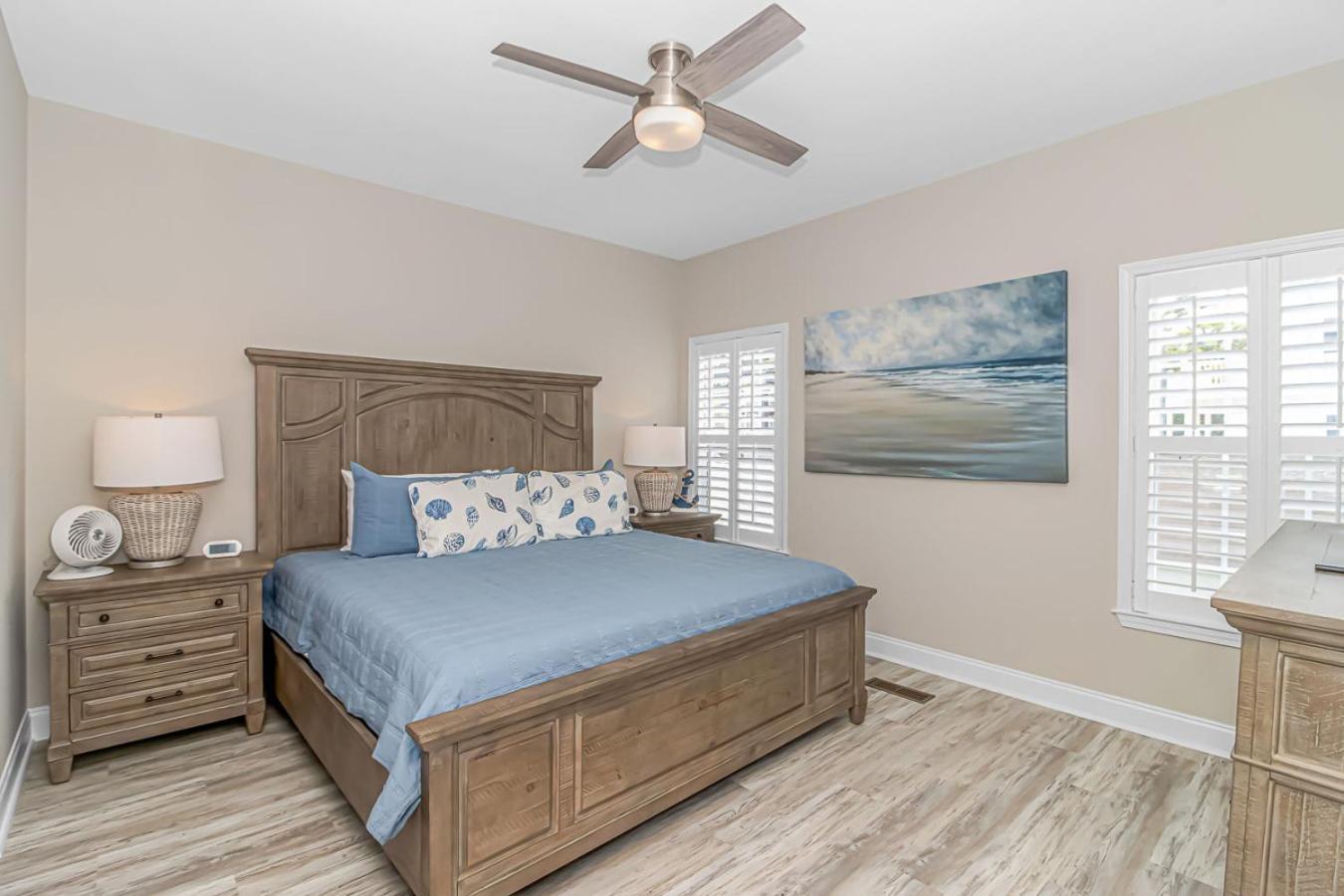 Ocean Lakes, Luxury Water Front