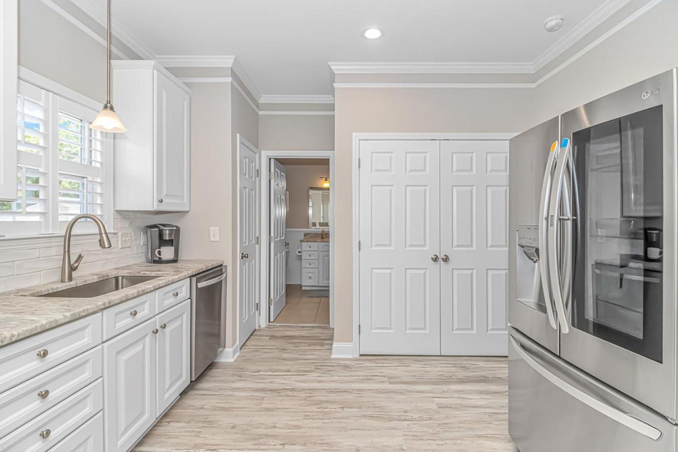 Ocean Lakes, Luxury Water Front Holiday home