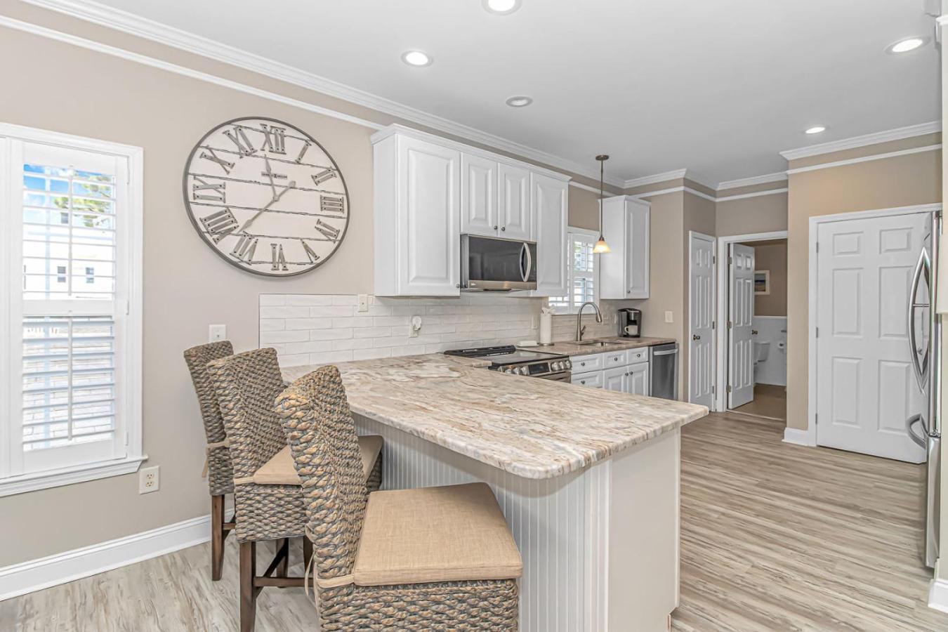 Ocean Lakes, Luxury Water Front Holiday home