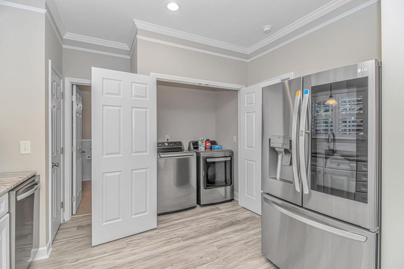 Holiday home Ocean Lakes, Luxury Water Front