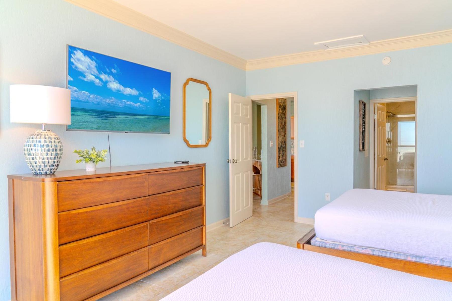 Oceanfront 2 Bedroom Penthouse! Dunes 1232 *