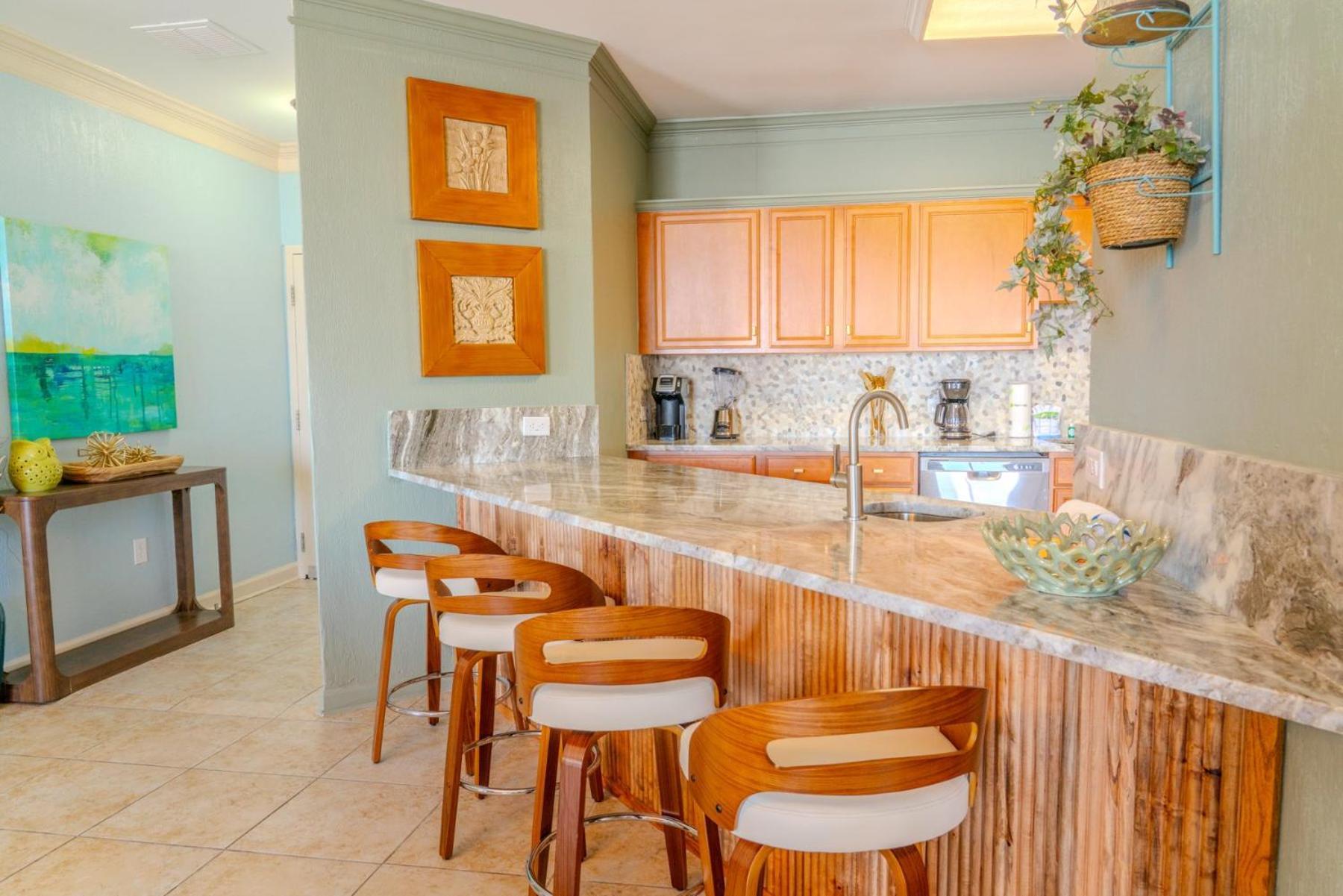 Oceanfront 2 Bedroom Penthouse! Dunes 1232 Holiday home *