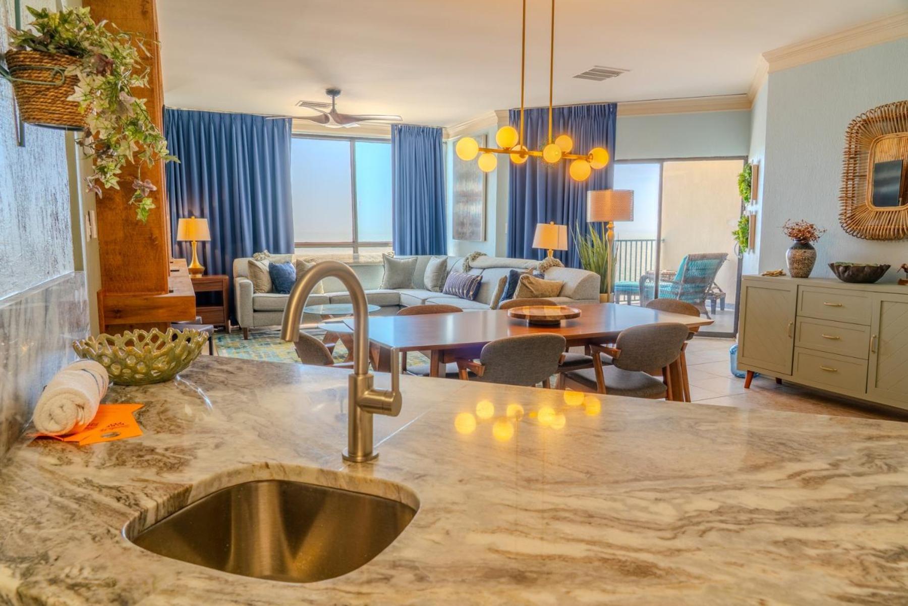 Holiday home Oceanfront 2 Bedroom Penthouse! Dunes 1232