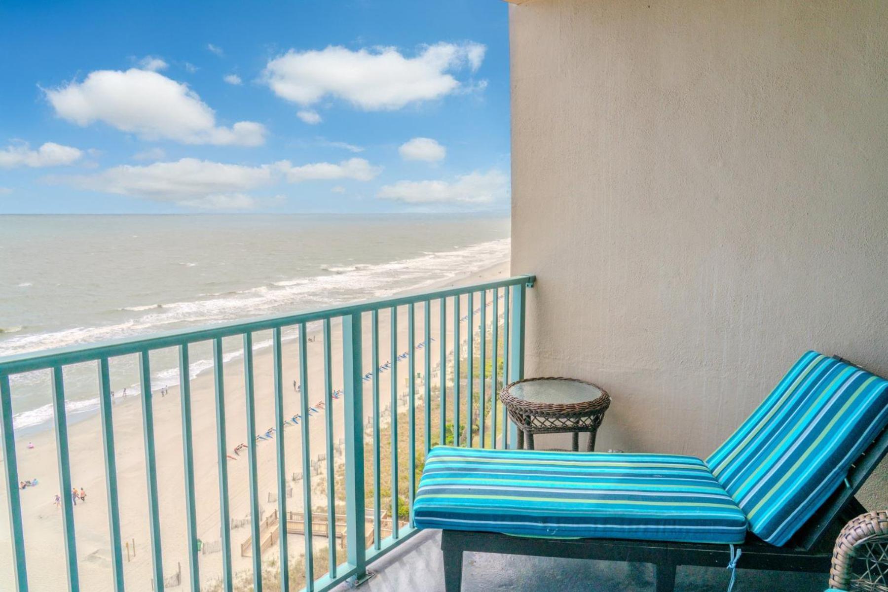 Oceanfront 2 Bedroom Penthouse! Dunes 1232 Holiday home *