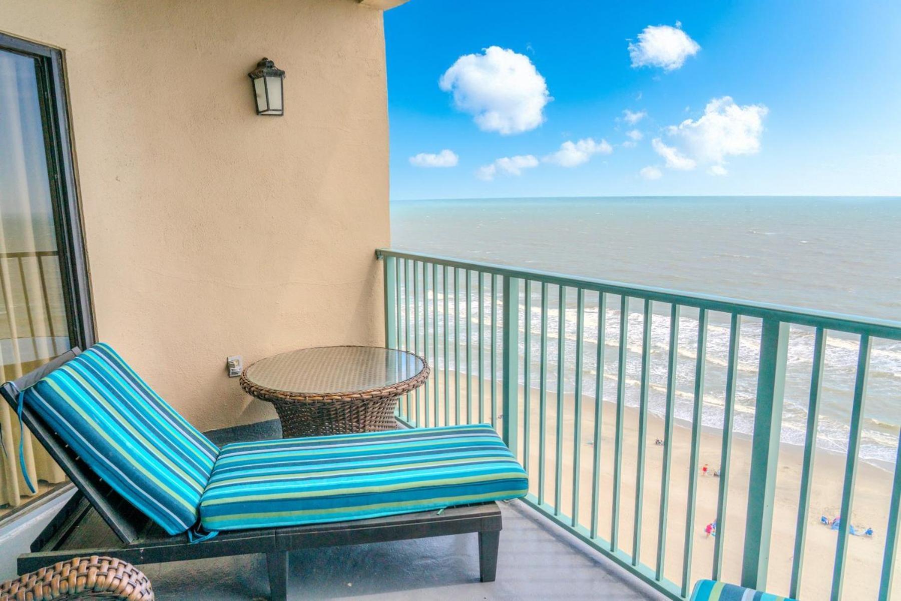 Oceanfront 2 Bedroom Penthouse! Dunes 1232