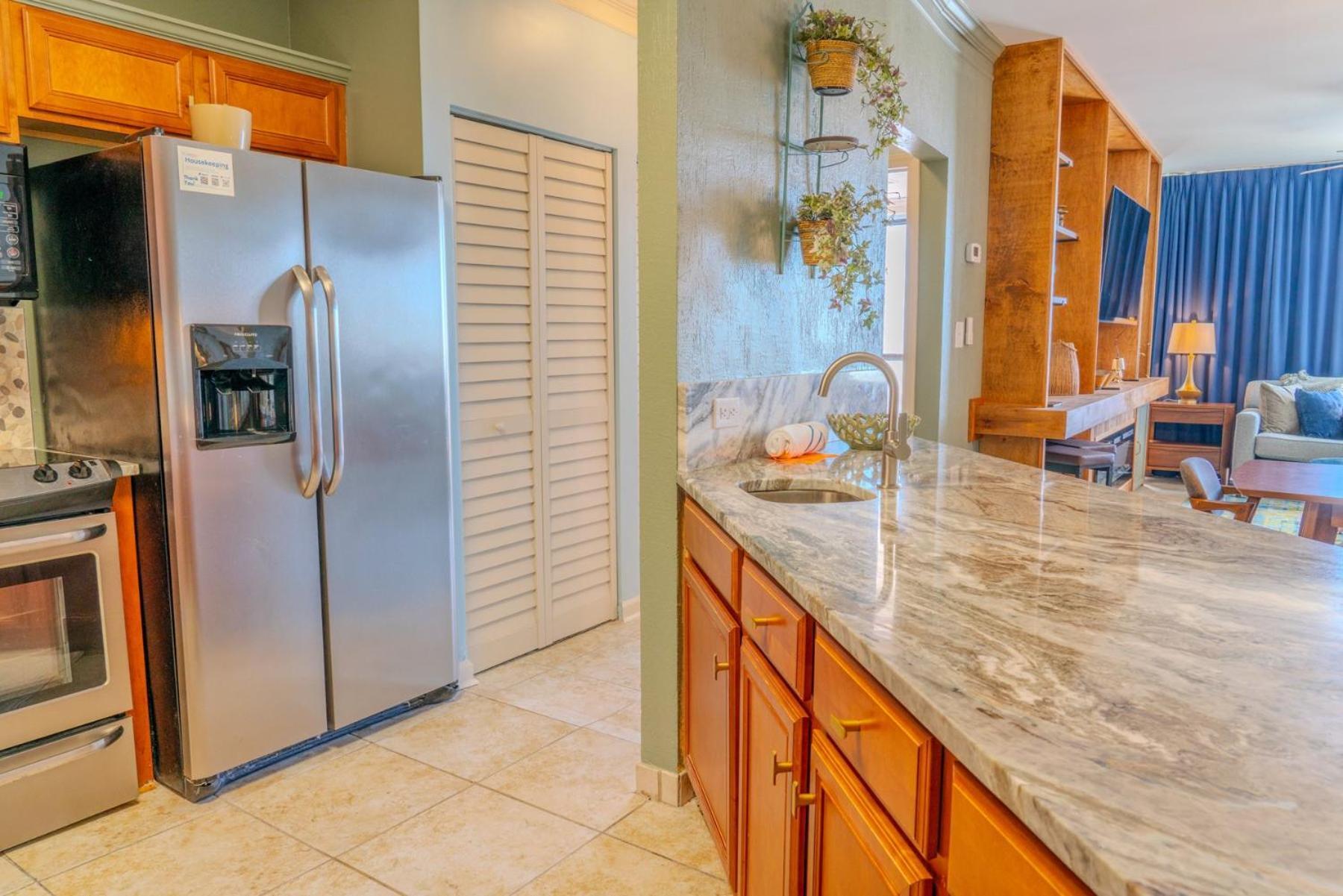 Oceanfront 2 Bedroom Penthouse! Dunes 1232 Holiday home