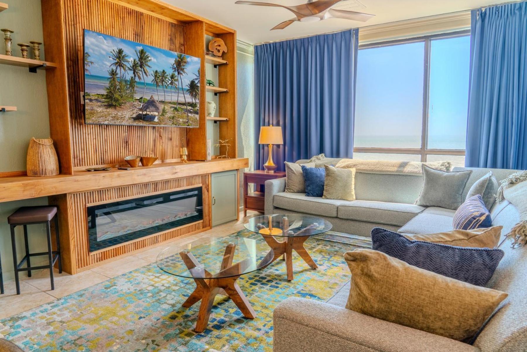 Holiday home Oceanfront 2 Bedroom Penthouse! Dunes 1232