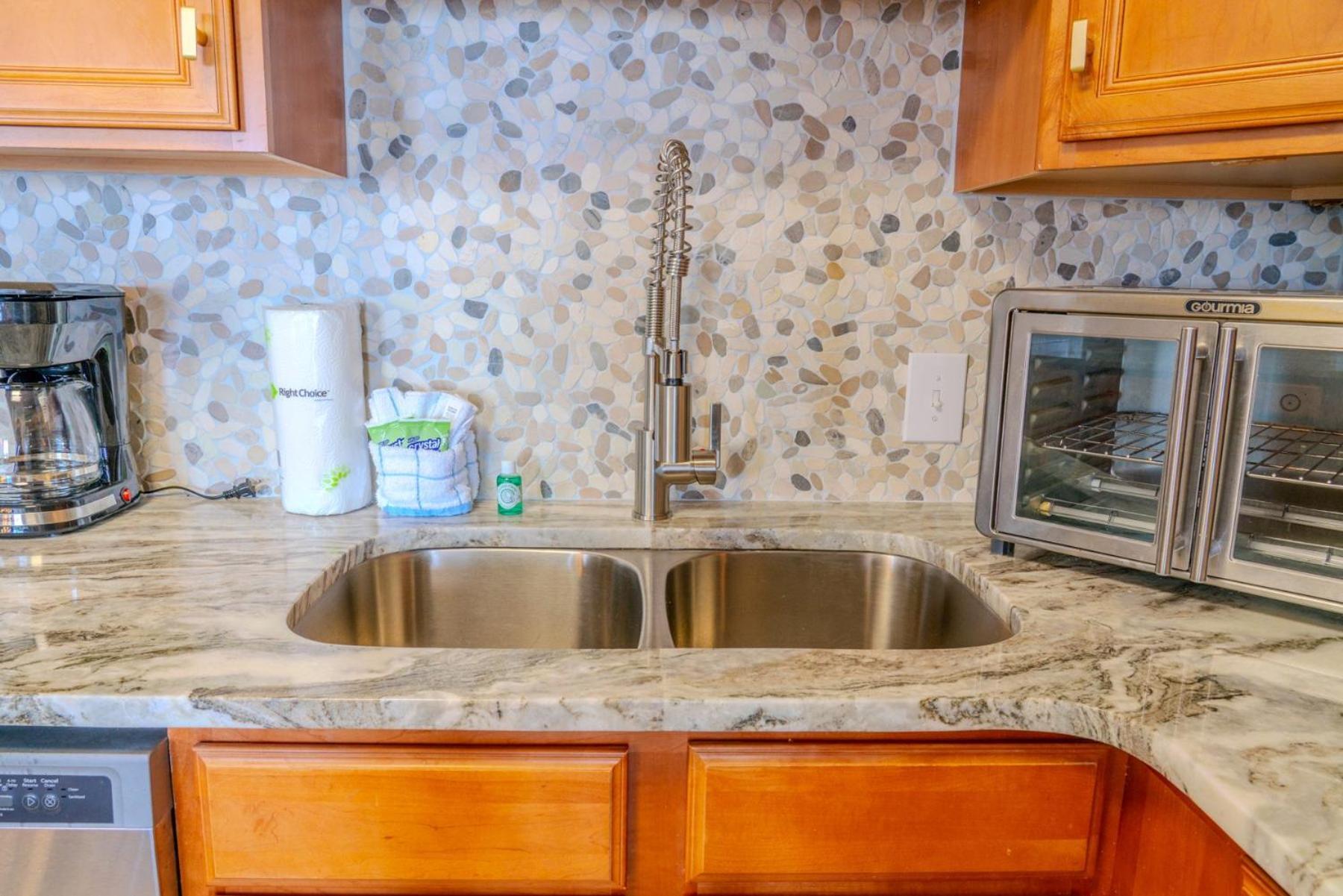 Oceanfront 2 Bedroom Penthouse! Dunes 1232 Holiday home *