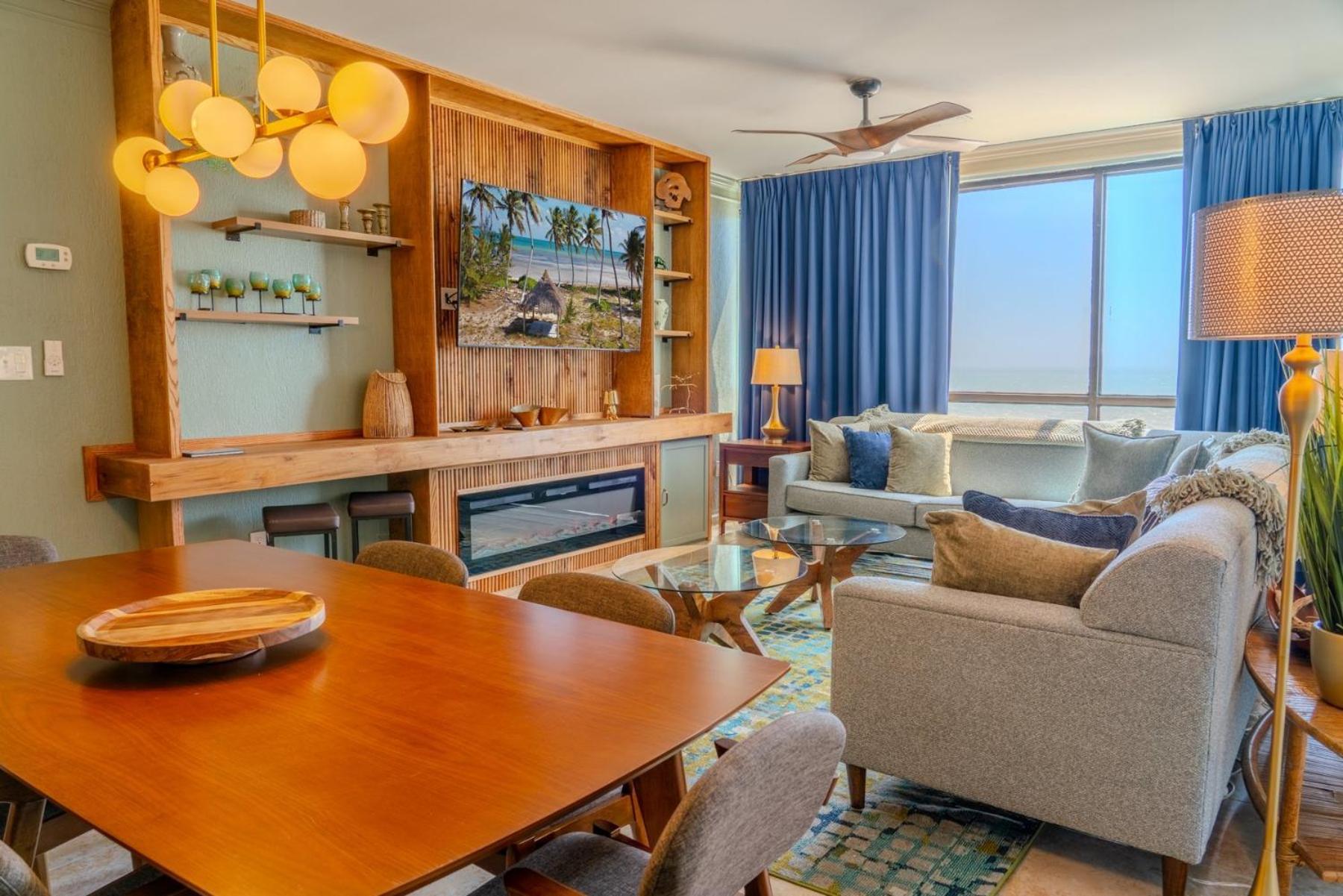 Oceanfront 2 Bedroom Penthouse! Dunes 1232 Holiday home