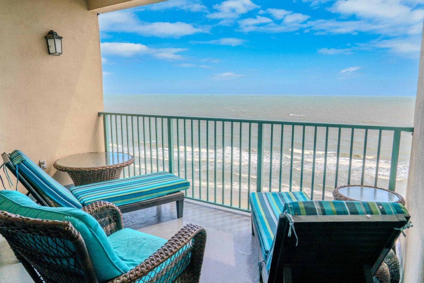 Oceanfront 2 Bedroom Penthouse! Dunes 1232 Holiday home Myrtle Beach