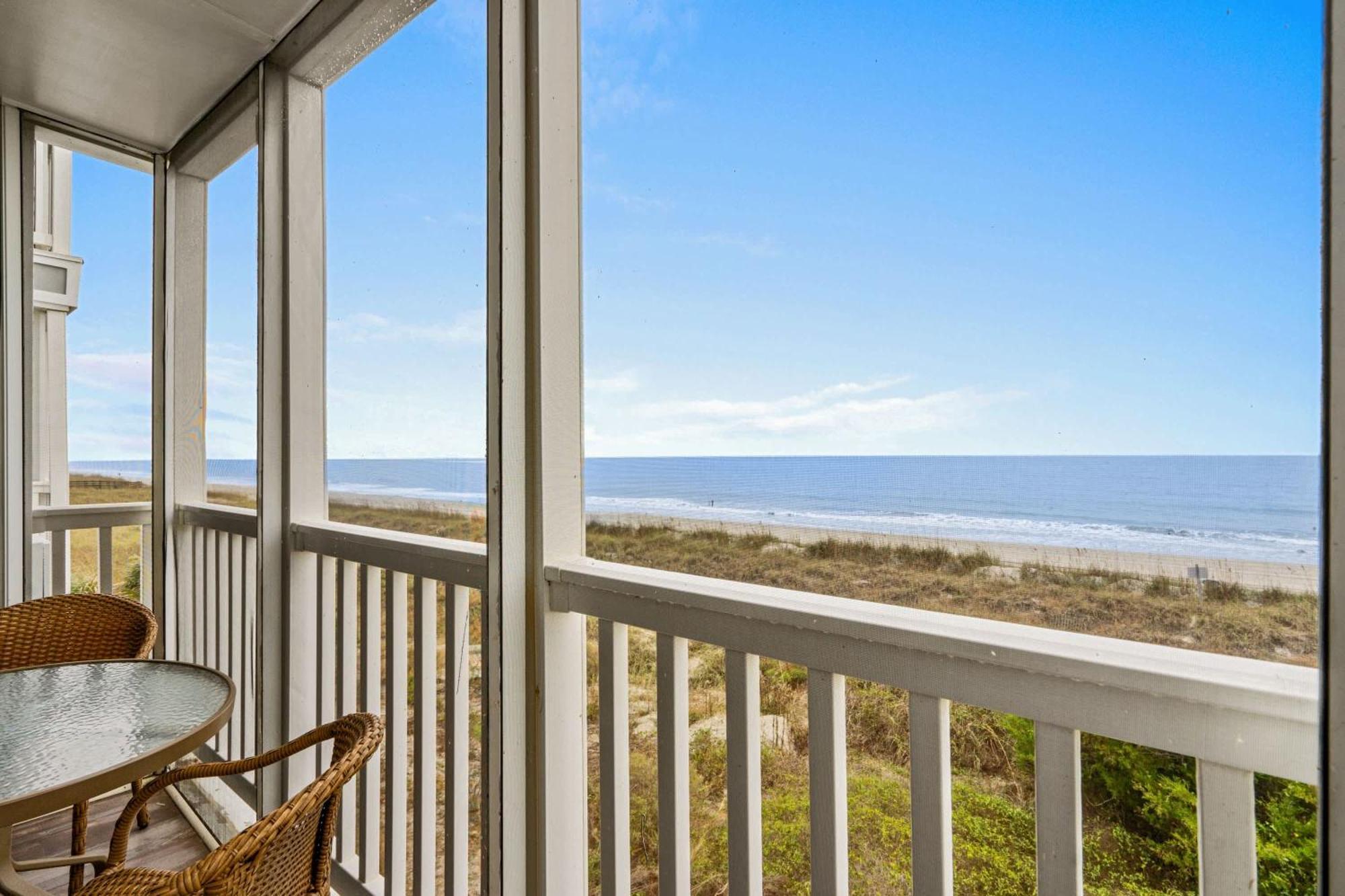 Palmwood - Our Place By The Sea Holiday home *