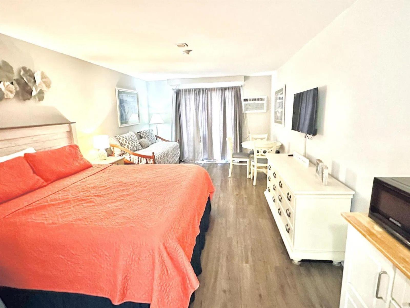Holiday home Updated Oceanview King Studio! Sleeps 4! Sea Mist 51104