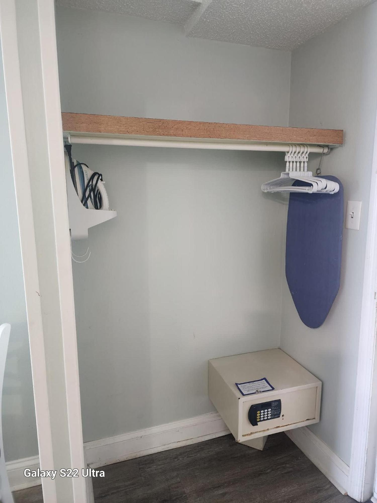 Oceanfront Efficiency T606 Apartment *