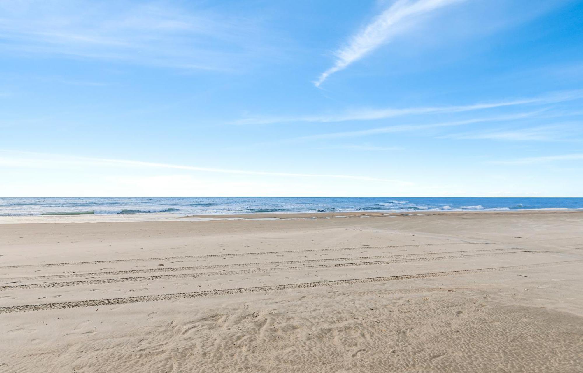Sea Breeze Apartment *