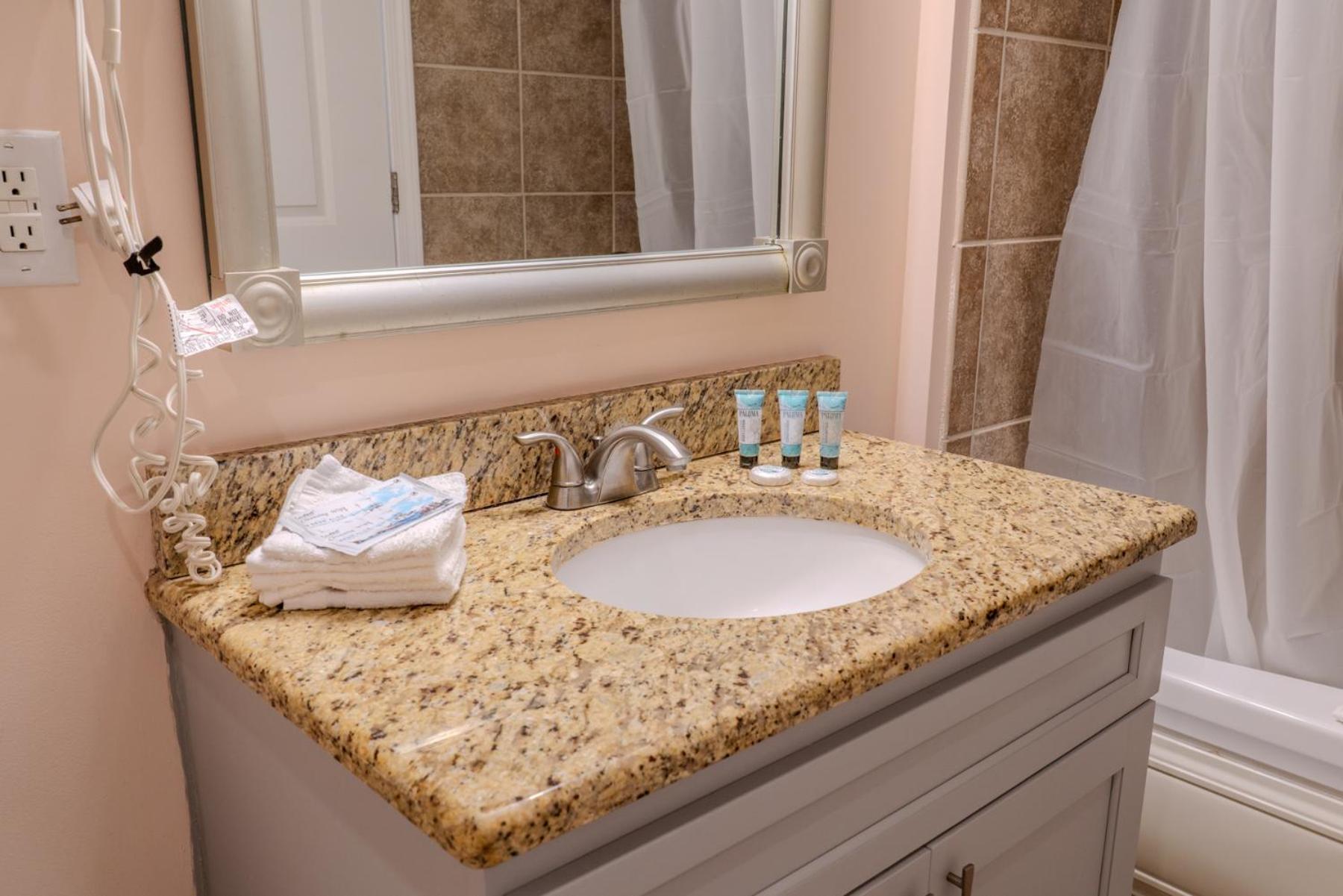 Apartment Towers On The Grove 724 Direct Oceanfront Sleeps 6 Guests