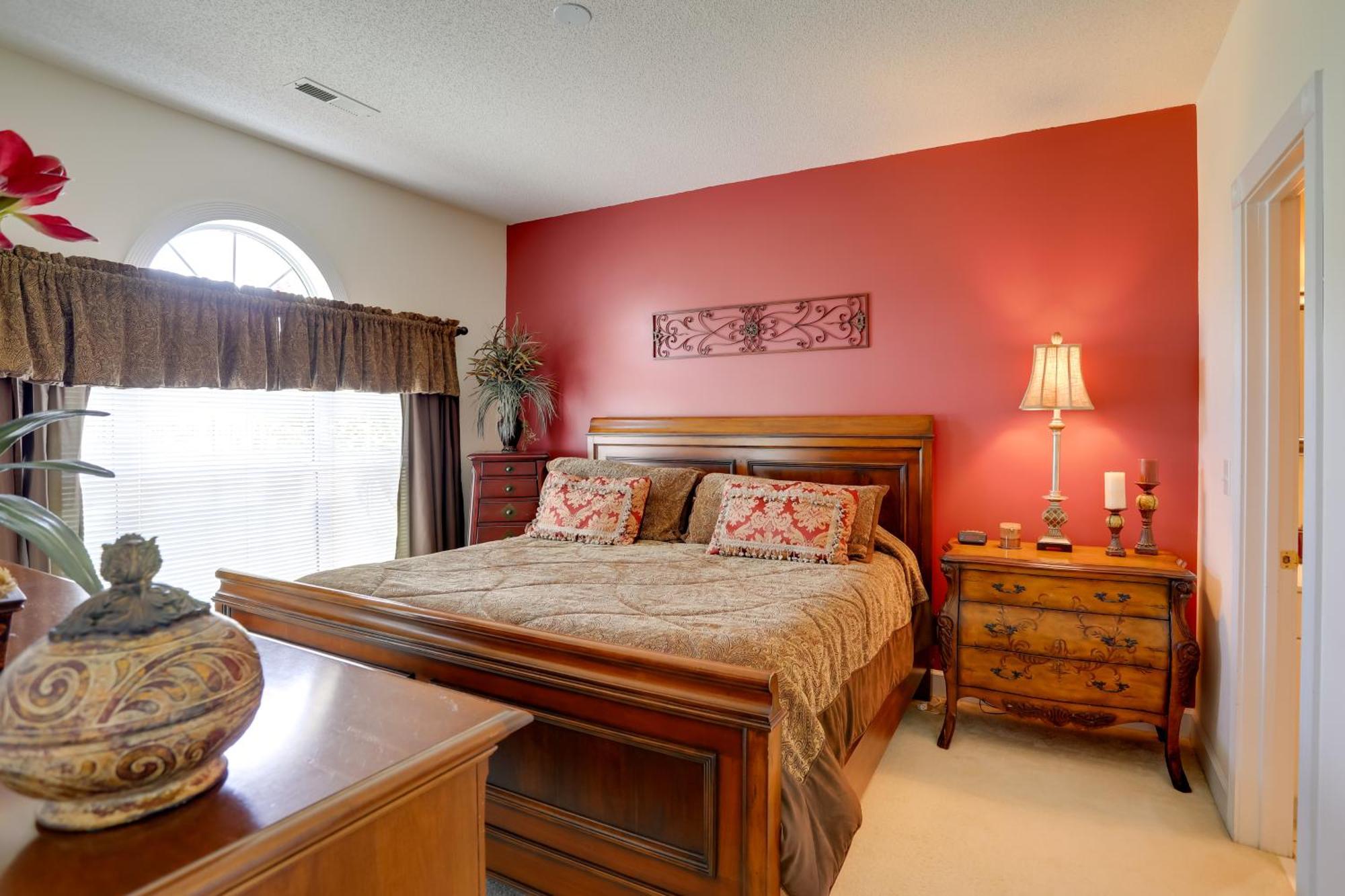 Myrtle With Community Pool Views! *