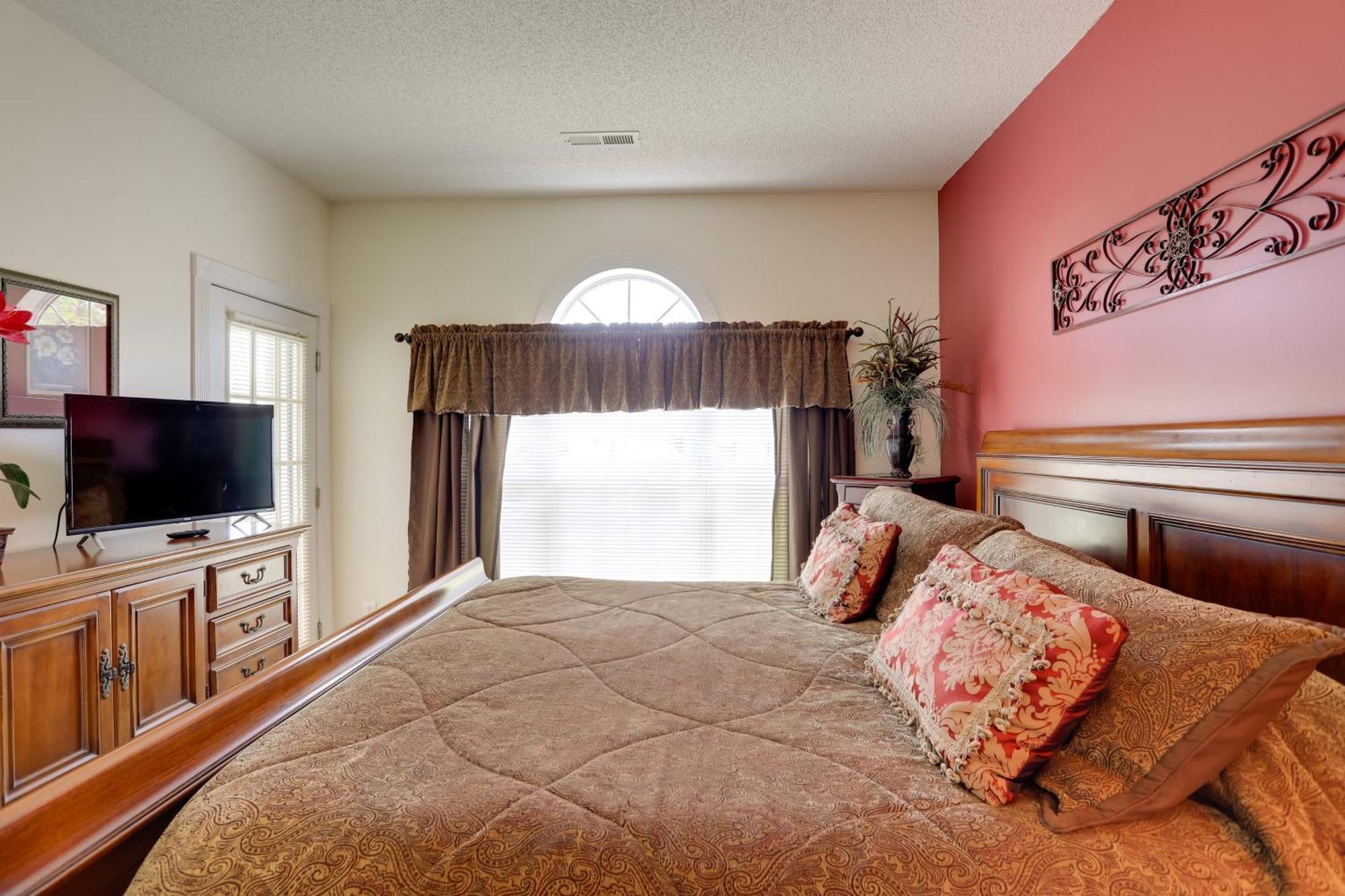 Myrtle With Community Pool Views! Myrtle Beach