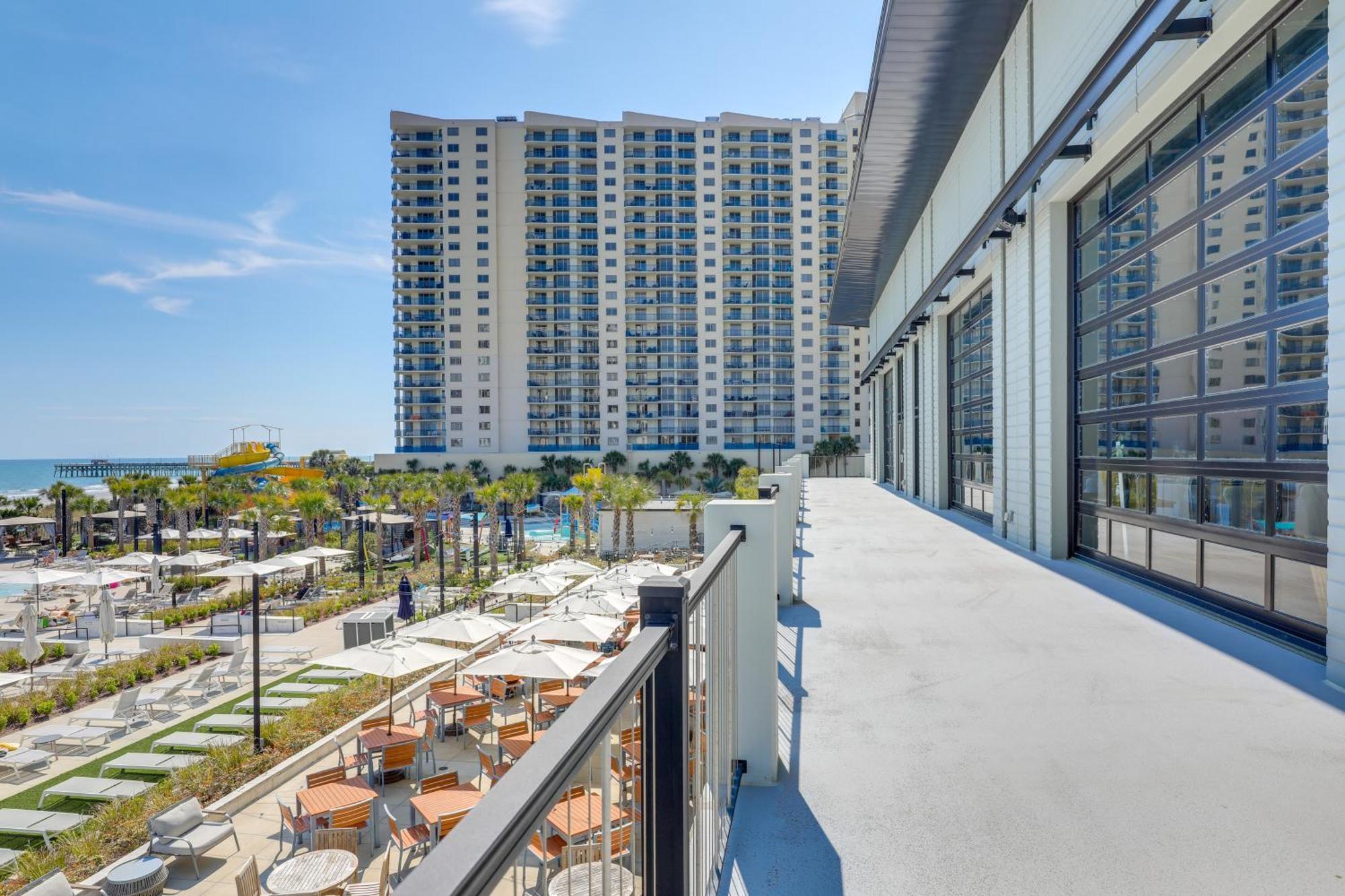 Beautiful Lakefront Short Walk To Beach! Apartment *