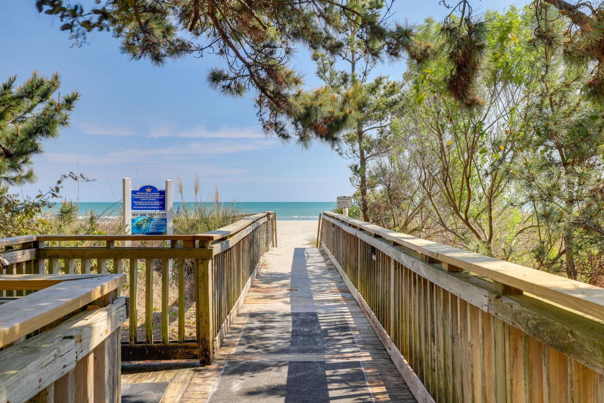 Beautiful Lakefront Short Walk To Beach! Apartment Myrtle Beach