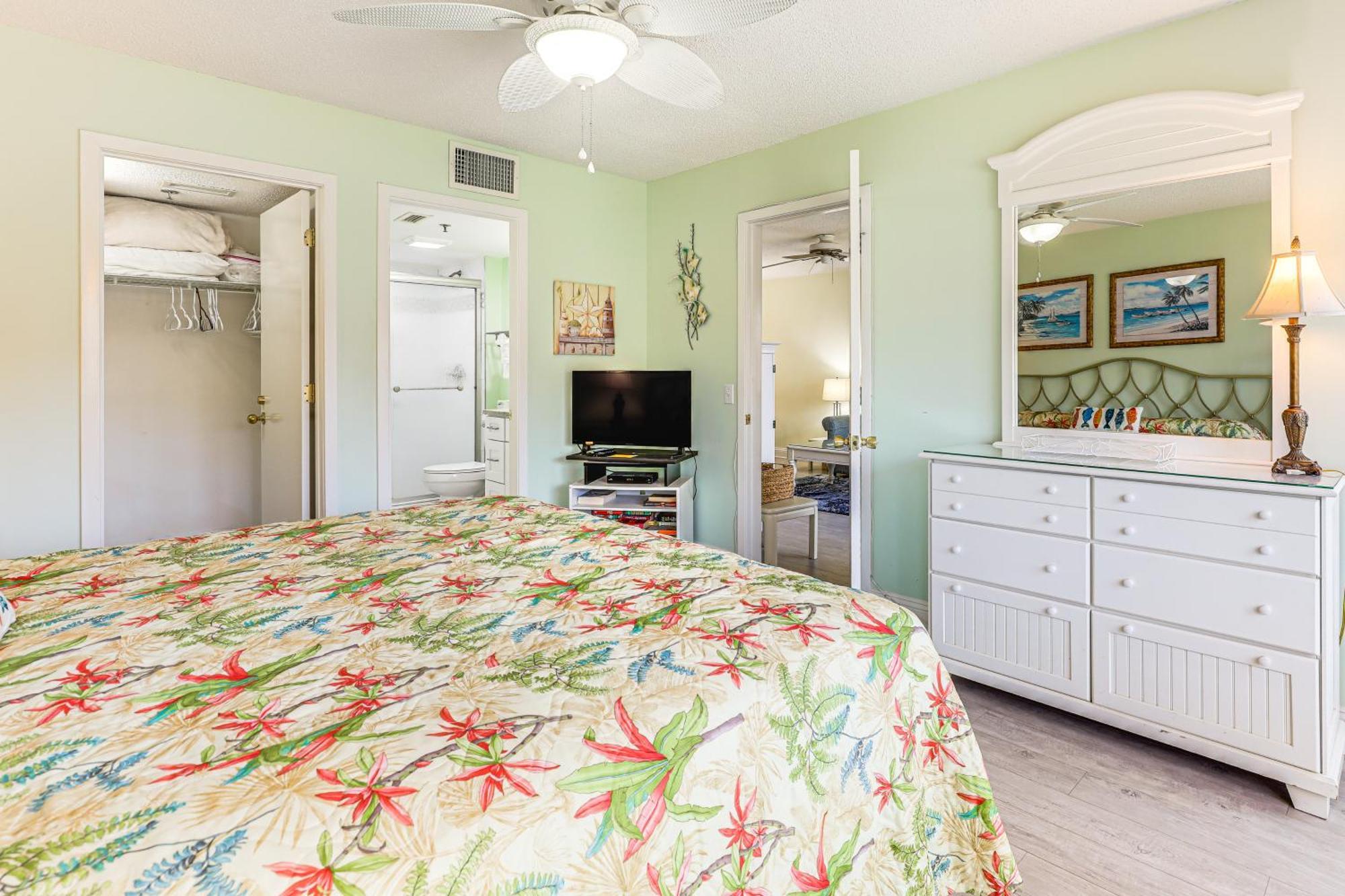 Apartment Beautiful Lakefront Short Walk To Beach! Myrtle Beach