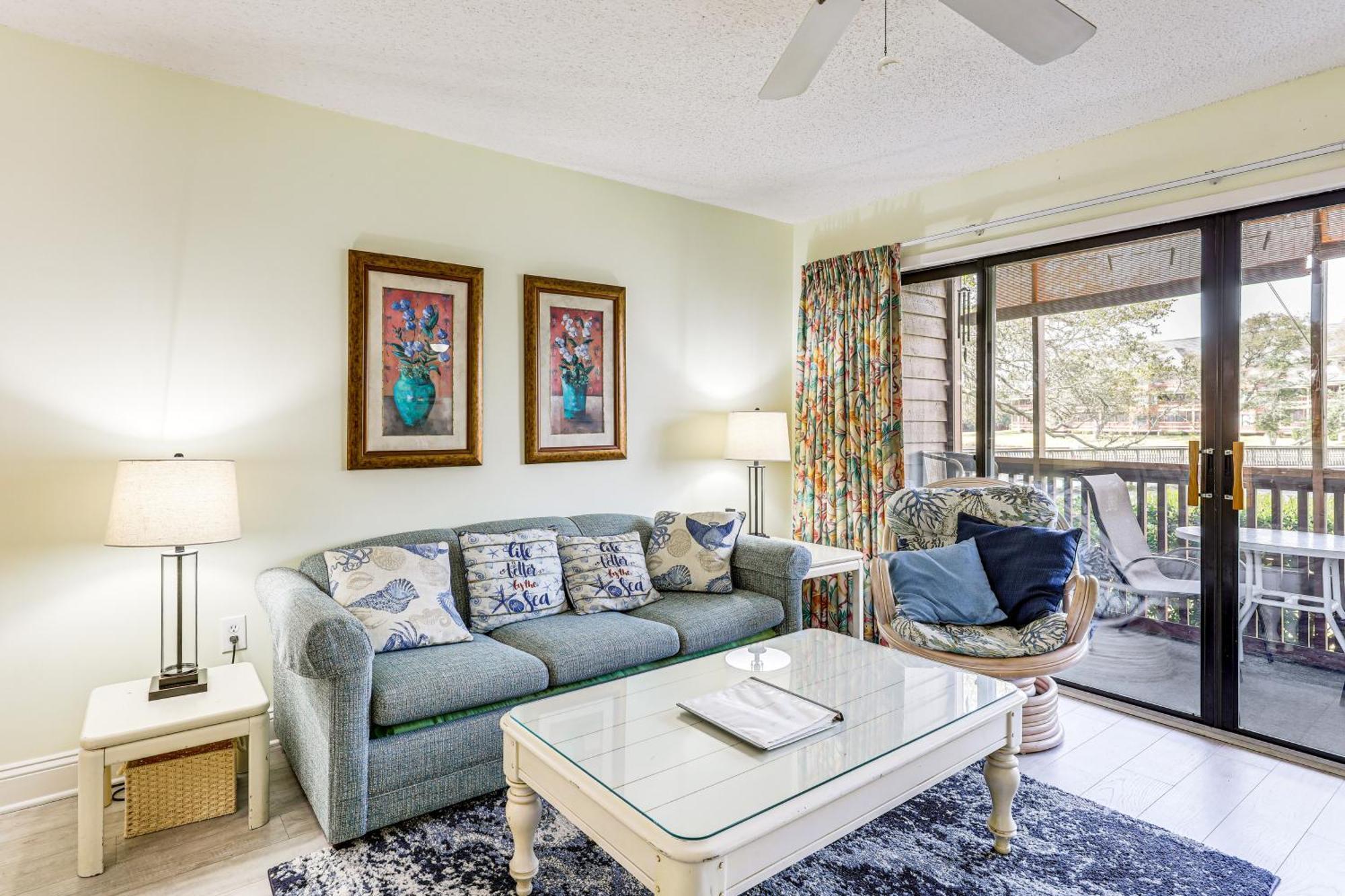 Apartment Beautiful Lakefront Short Walk To Beach! *