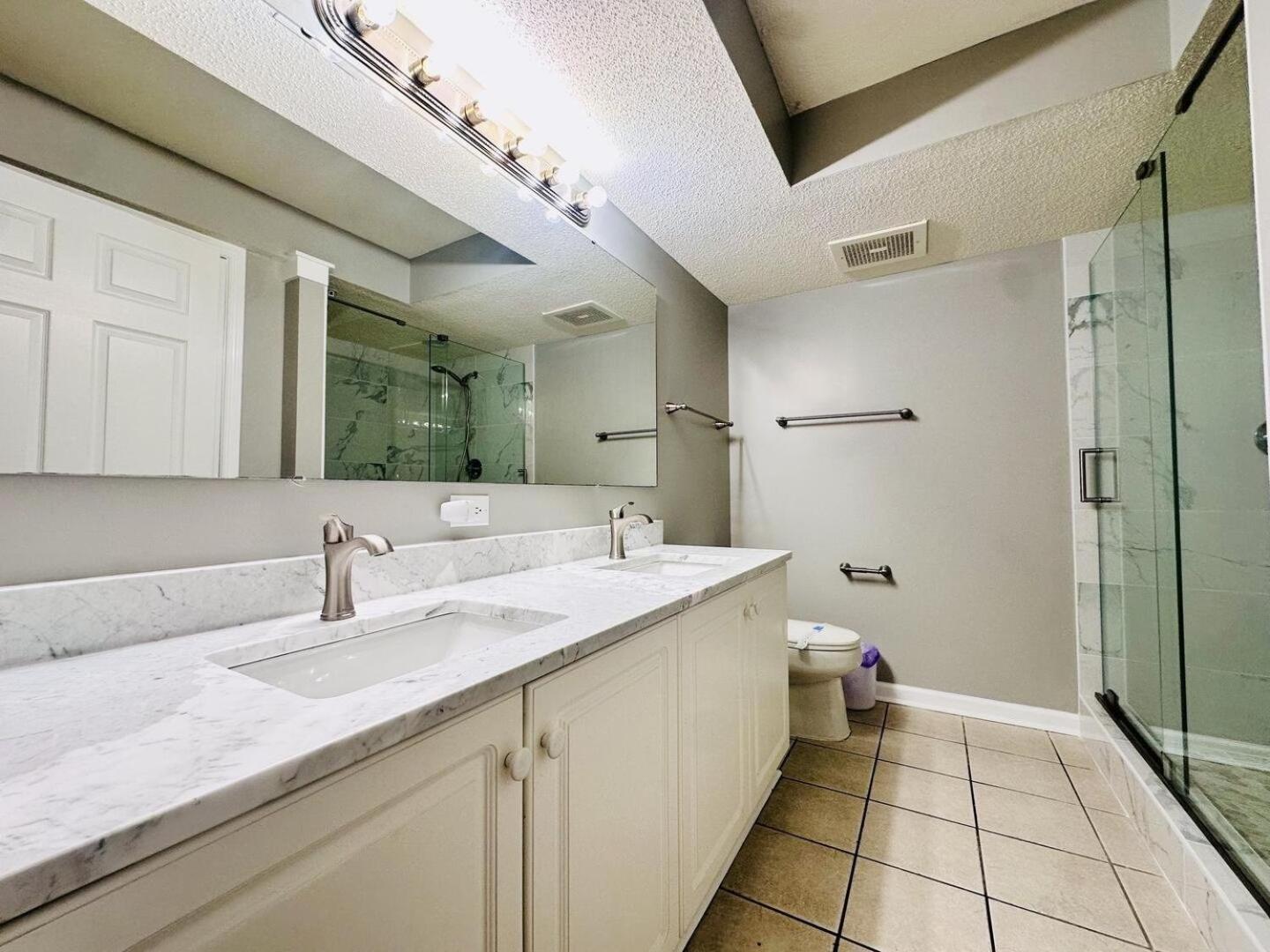 Ashworth 603 Apartment