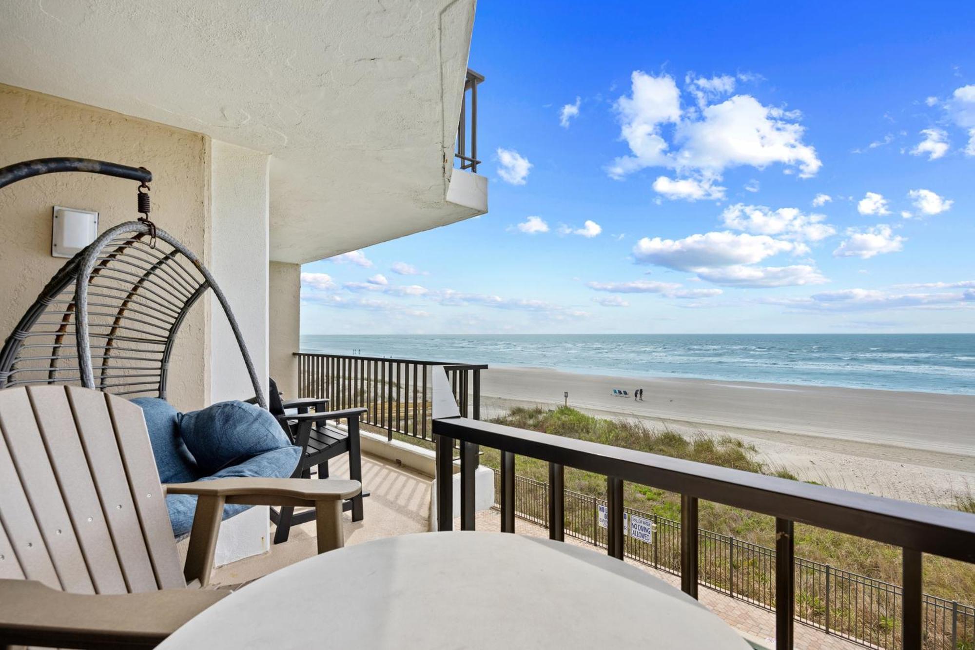 Direct Ocean Front 3br 3ba Front Apartment *