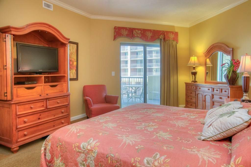 Royal Palms 704