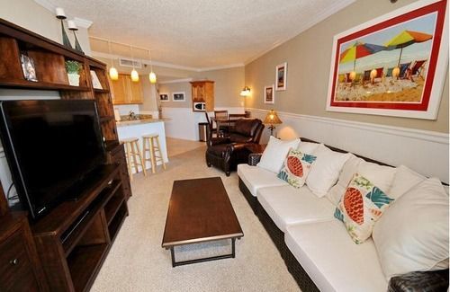 Hotel Units At Ocean Forest Plaza By Elliott