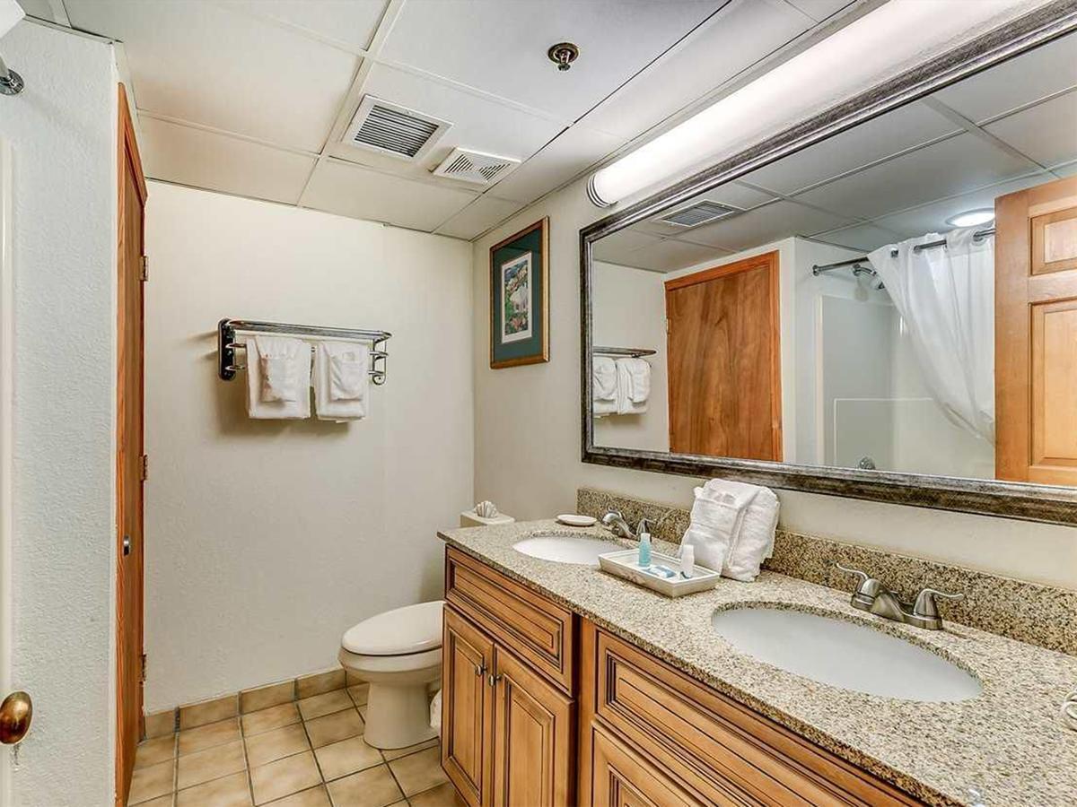 Magnificent Views From This 15th Floor 1br 1ba