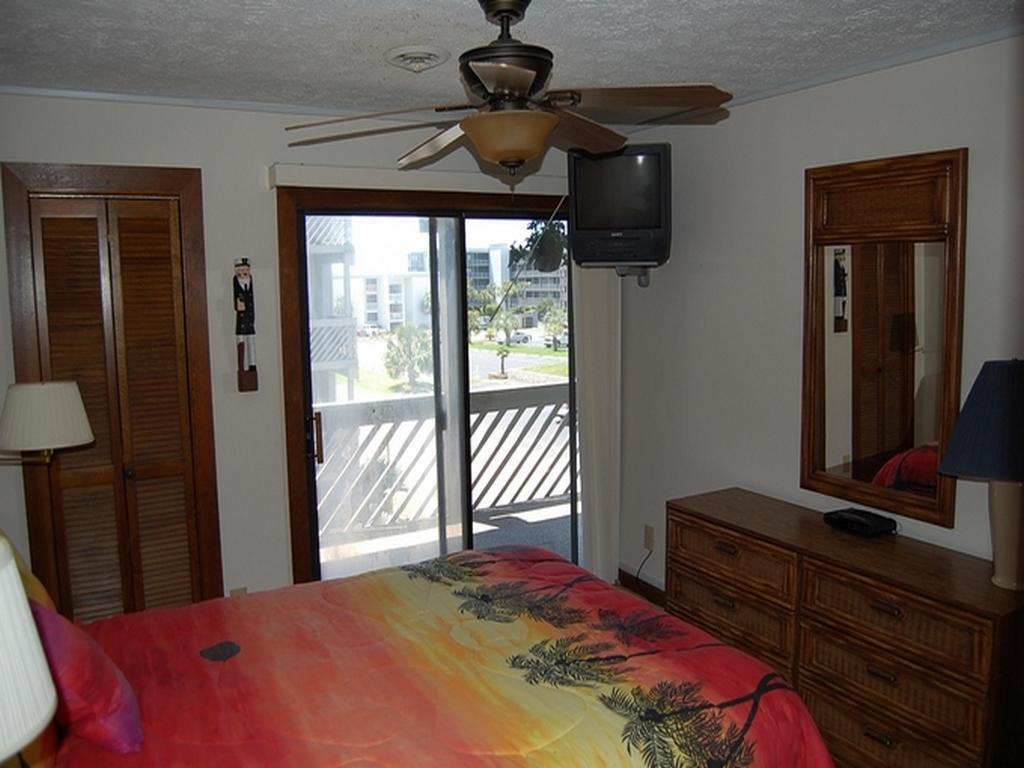 Shipwatch Pointe Apartment