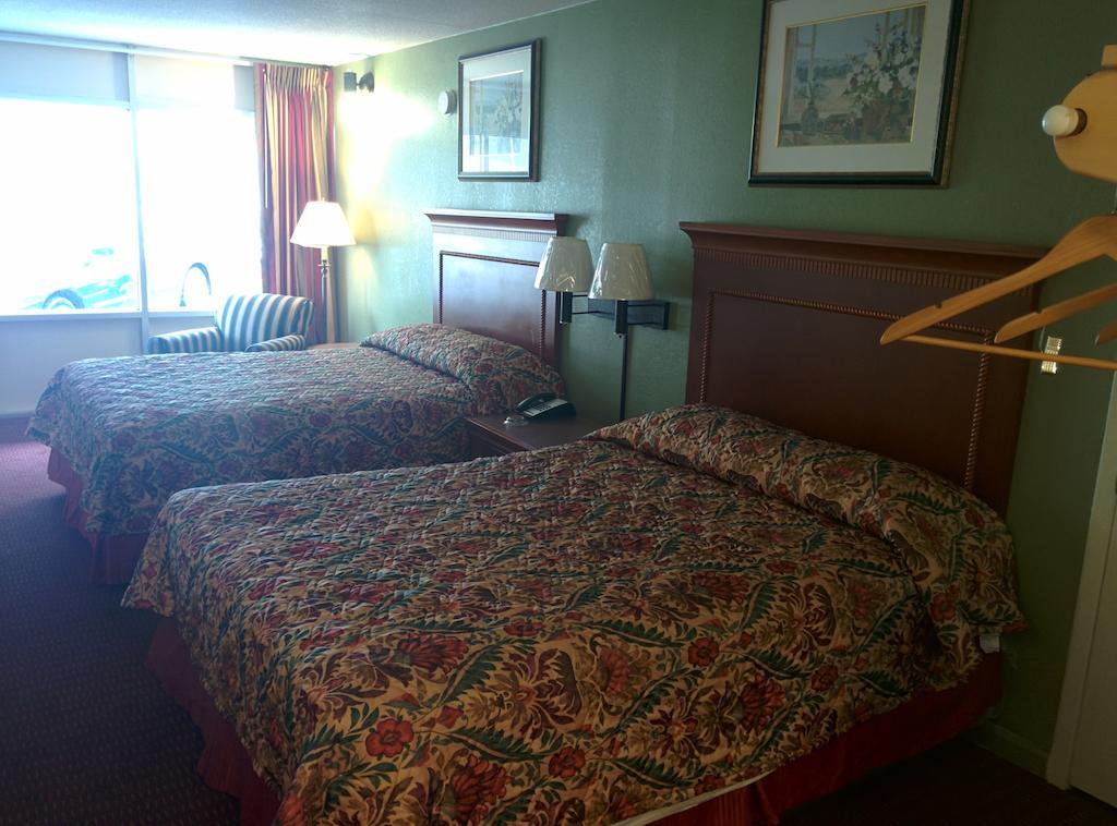 Sea Dunes Oceanfront Motel