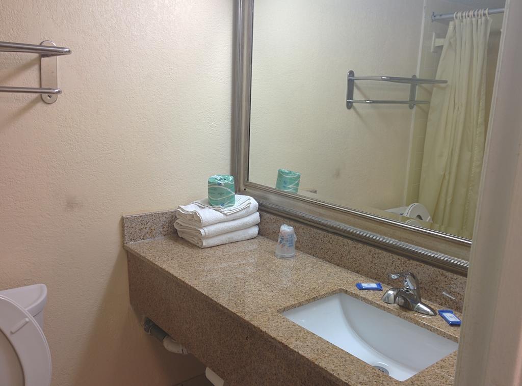 Sea Dunes Oceanfront Motel 2*