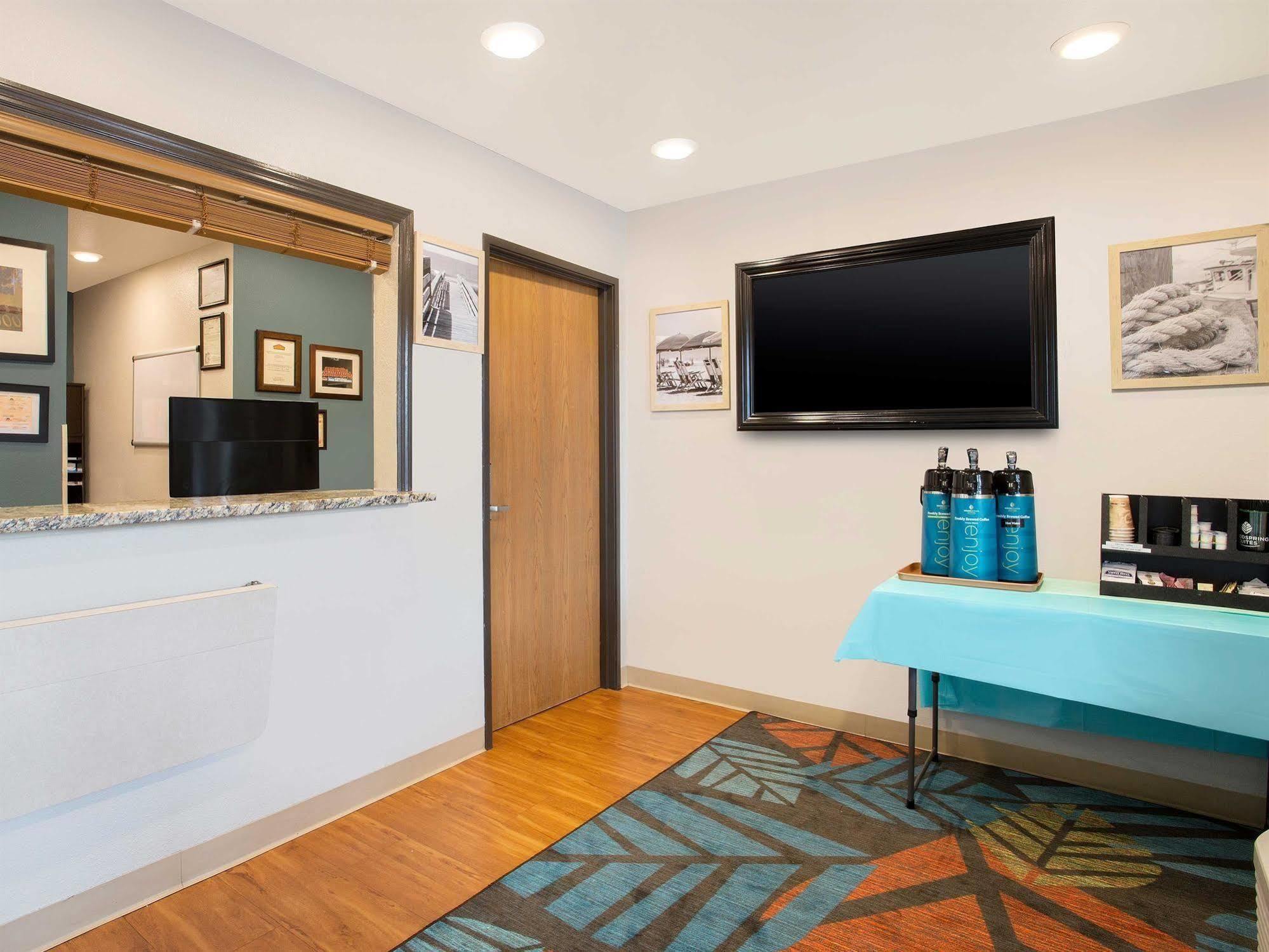 Woodspring Suites 2*