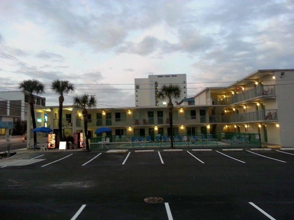 Admiral Motor Motel *