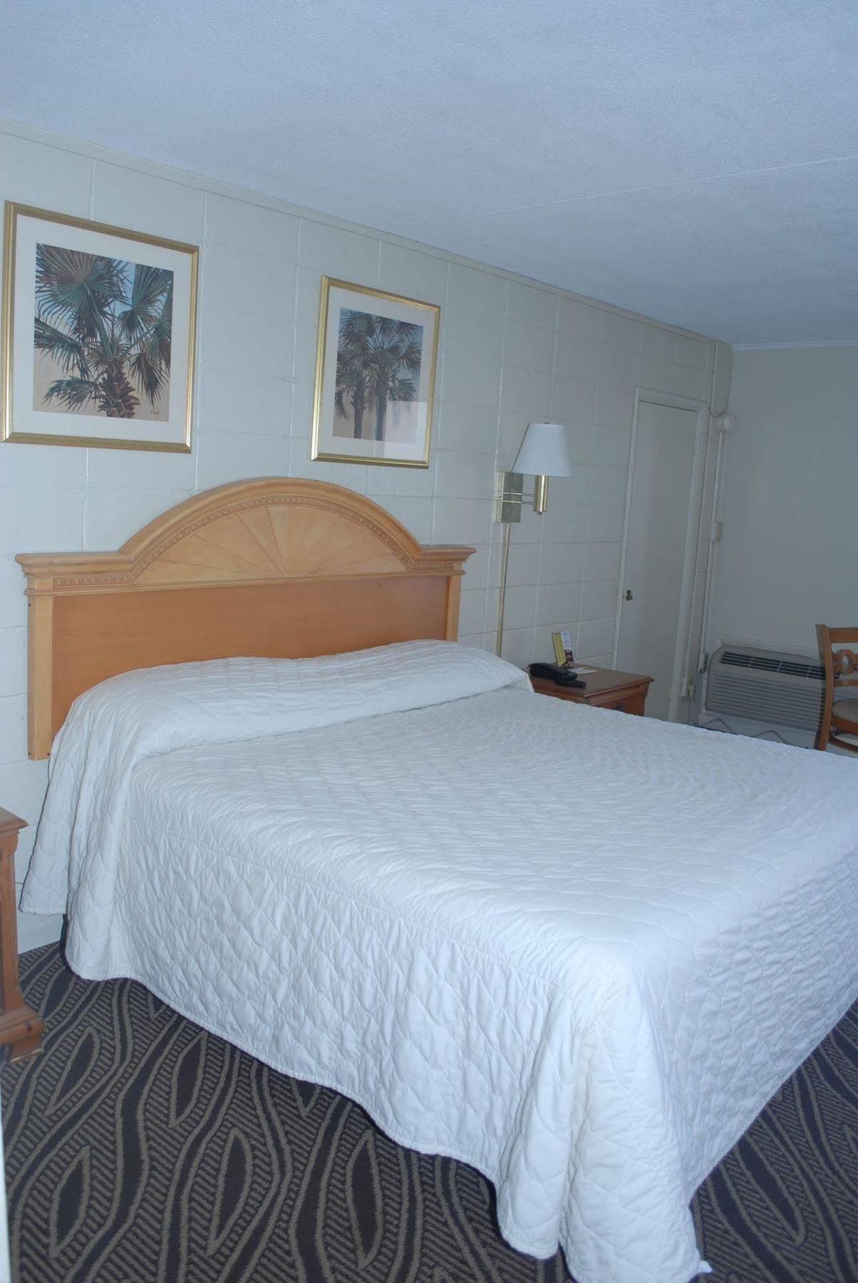Admiral Motor Motel
