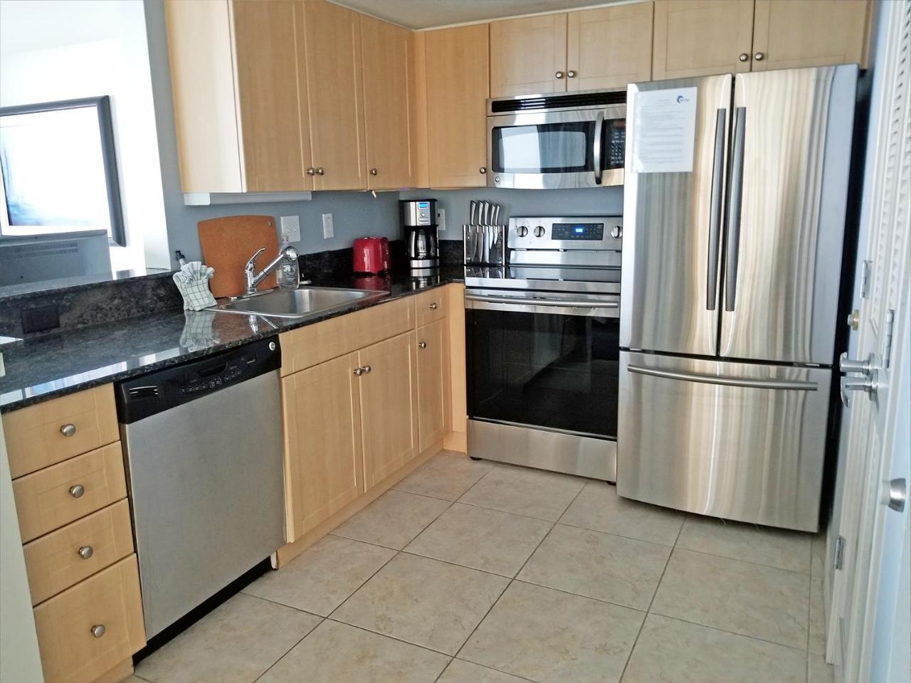 Oceanfront Myrtle Beach 2-Br Condo With Hot Tubs *