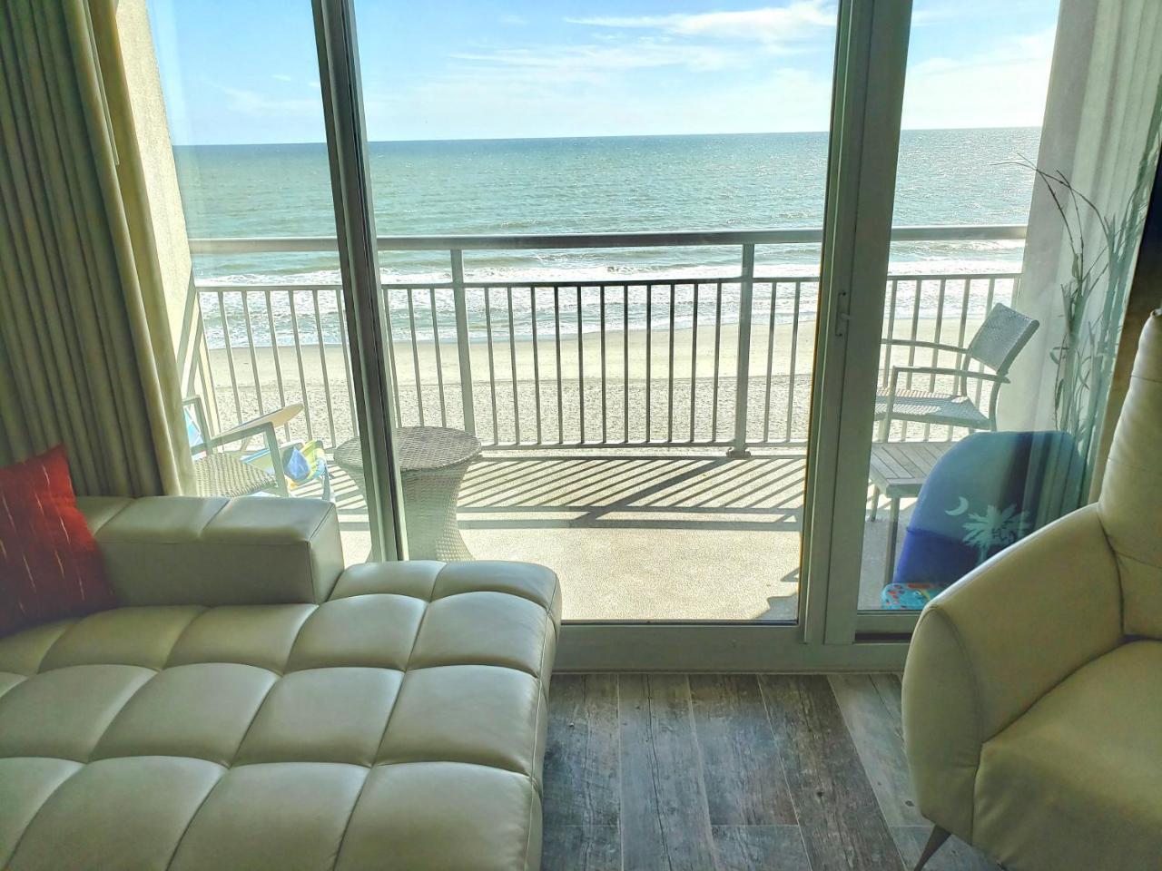 New Modern, Direct Oceanfront, Boardwalk, Views! Apartment