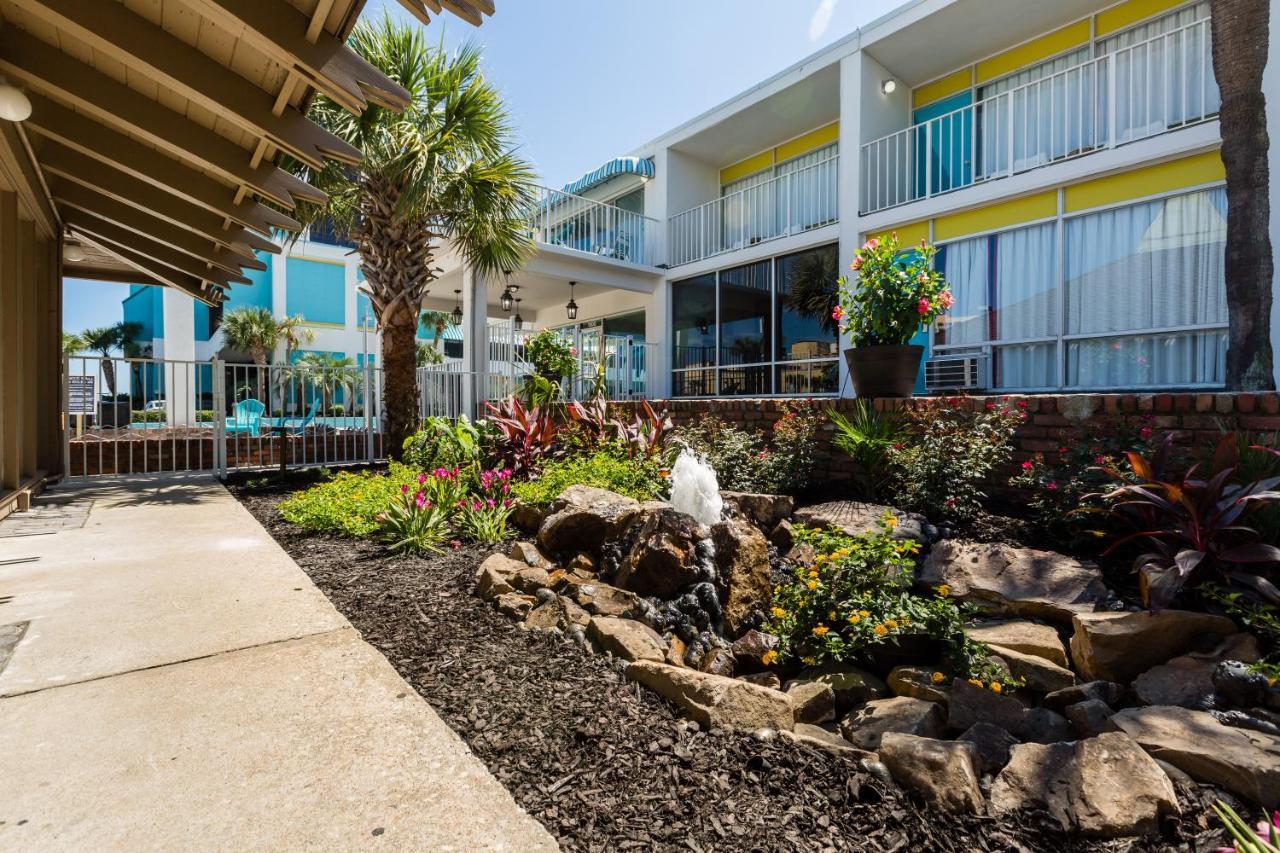 Waikiki Village Hotel 3*