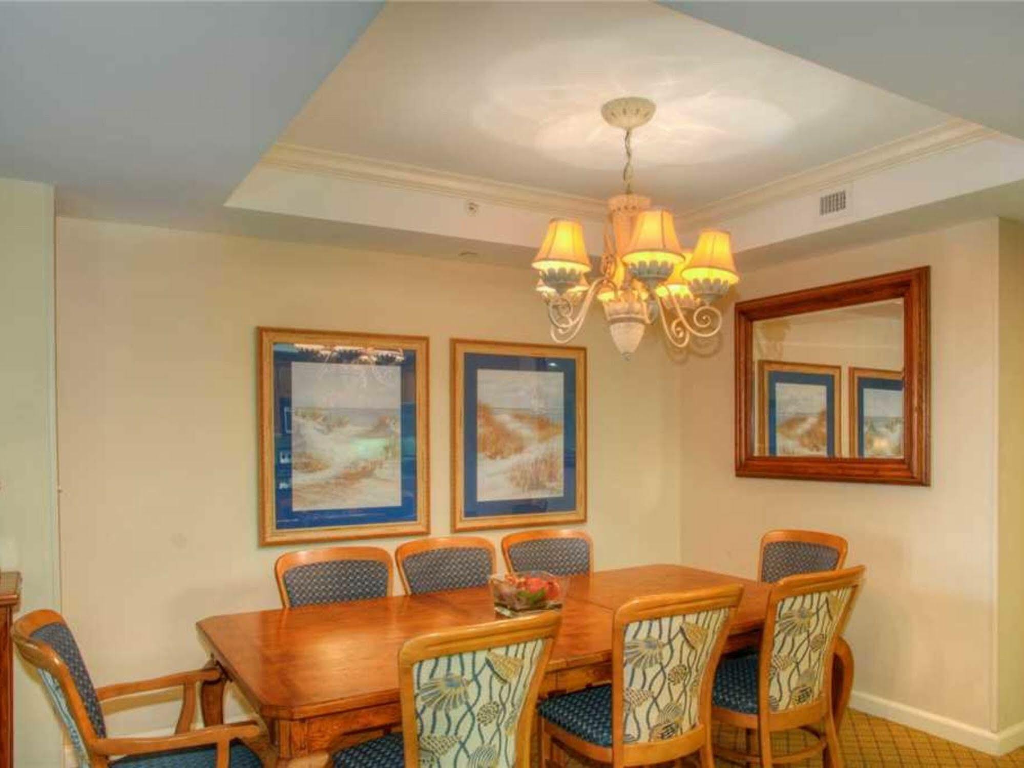 Royal Palms 704 Apartment