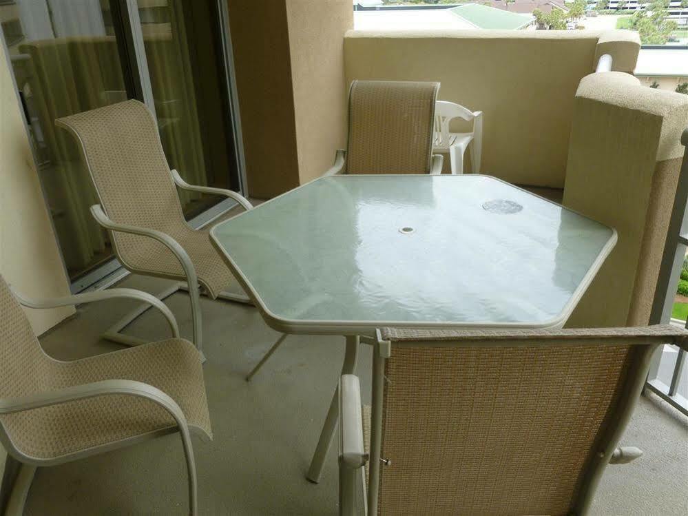Royal Palms 704 Apartment