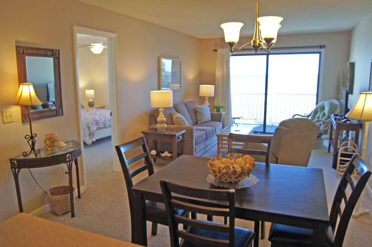 Apartment Sea Cloisters 303e
