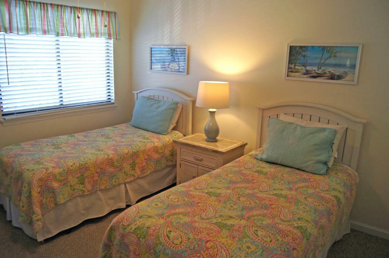 Apartment Sea Cloisters 303e