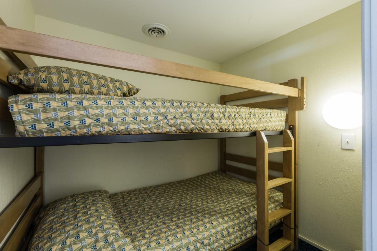Hotel Schooner And Racquet Club By Capital Vacations