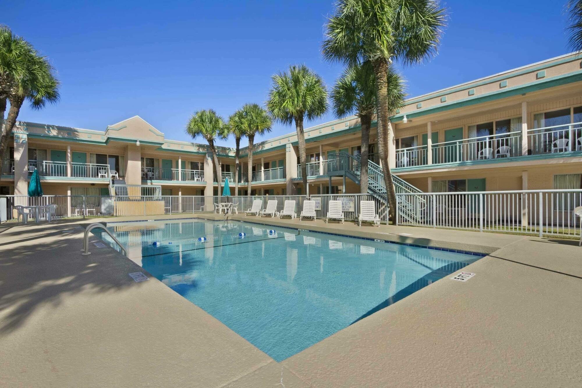 Royal Palace And Myrtle Ocean Blvd 2*