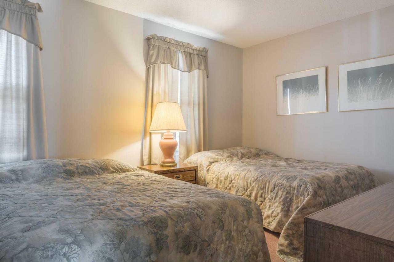 Family Friendly, 1 Block To Beach! Holiday home *