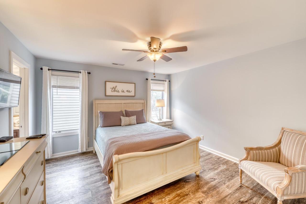 204 Dry Dock Apartment