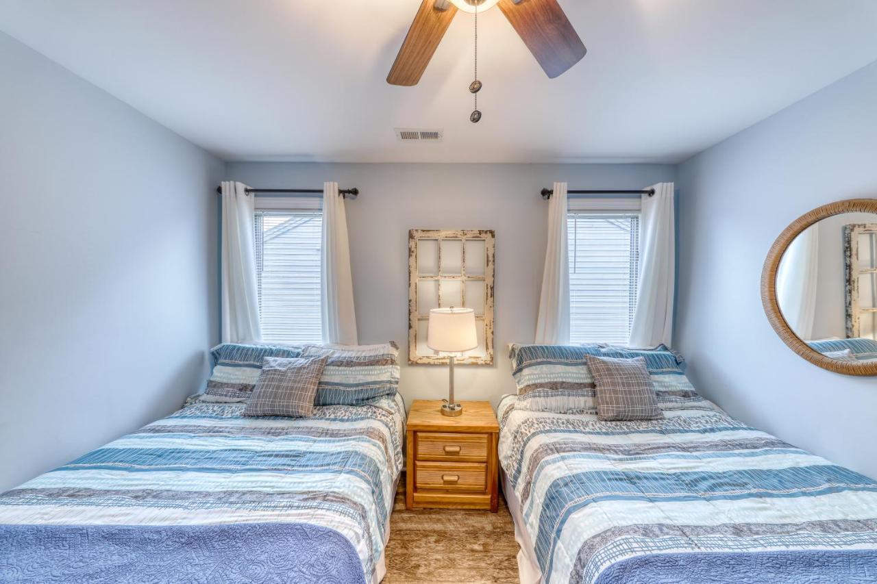 204 Dry Dock Apartment *