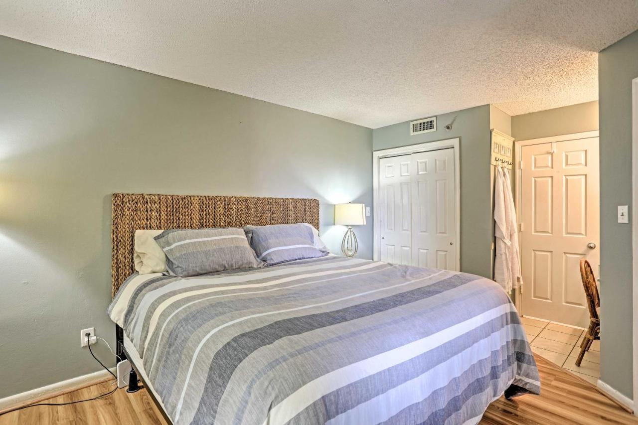 Romantic Summer Getaway With Community Pool Access