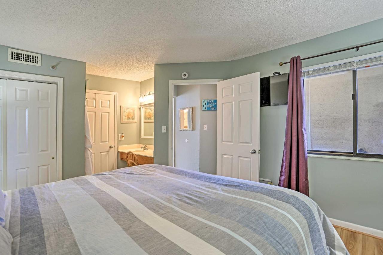 Romantic Summer Getaway With Community Pool Access Apartment